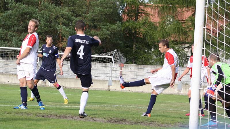 Fotbalové derby mezi Dětmarovicemi (v modrém) a Orlovou vyhráli domácí.