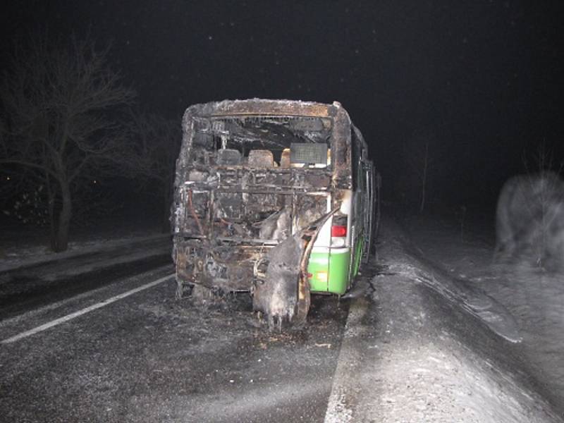 Následky požáru autobusu s pohonem na zemní plyn v Českém Těšíně. 