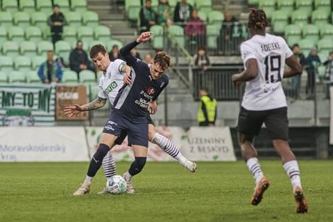 Fotbalisté Karviné prohráli v sobotním utkání 23. ligového kola se Slováckem 1:3.