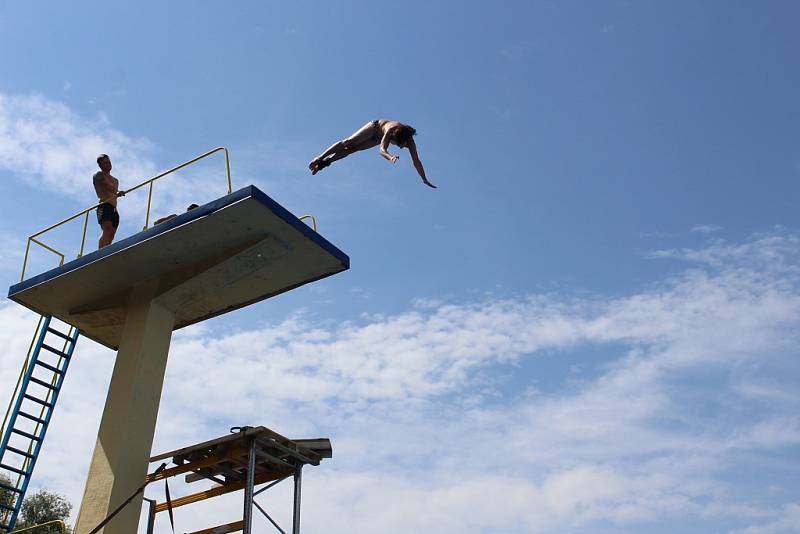 HighJump 2017 na havířovském letním koupališti. 