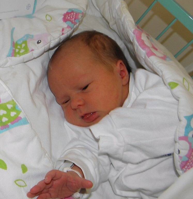Alexandra Glacová se narodila 15. dubna mamince Janě Glacové z Karviné. Když přišla holčička na svět, vážila 3290 g a měřila 50 cm.