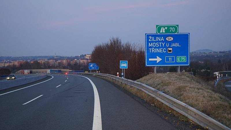 Situace na hraničních přechodech s Polskem se zlepšila, kolony se téměř netvoří, odbavování je plynulé.