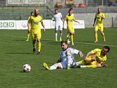 Fotbalisté Karviné (v bílém) doma remizovali s Varnsdorfem 0:0.