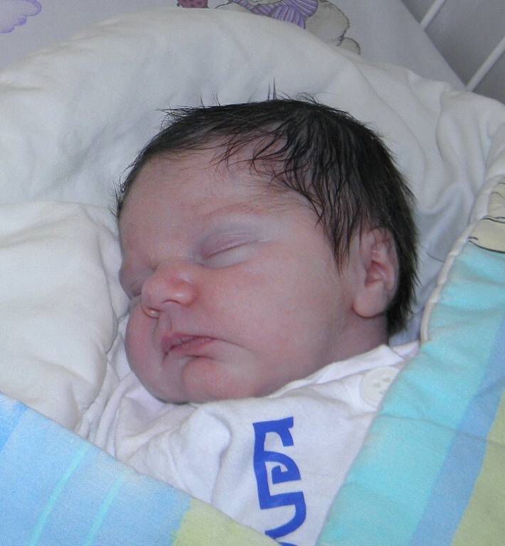 Nelinka je první dítě maminky Markéty Bartošové z Karviné. Narodila se 23. června a po porodu vážila 3000 g a měřila 46 cm.