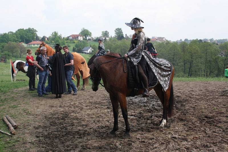 Westernové čarodějky řádily v Rychvaldě. 