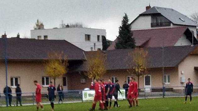 Zápas 16. kola krajského přeboru Kobeřice - Slavia Orlová 1:0.