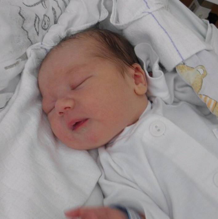 Matyášek se narodil 20. června paní Nikolete Michalíkové z Orlové. Po narození miminko vážilo 3510 g a měřilo 51 cm.