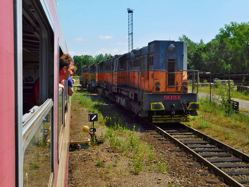 Karel Šula absolvoval jízdu speciálním vlakem po uhelných vlečkách.