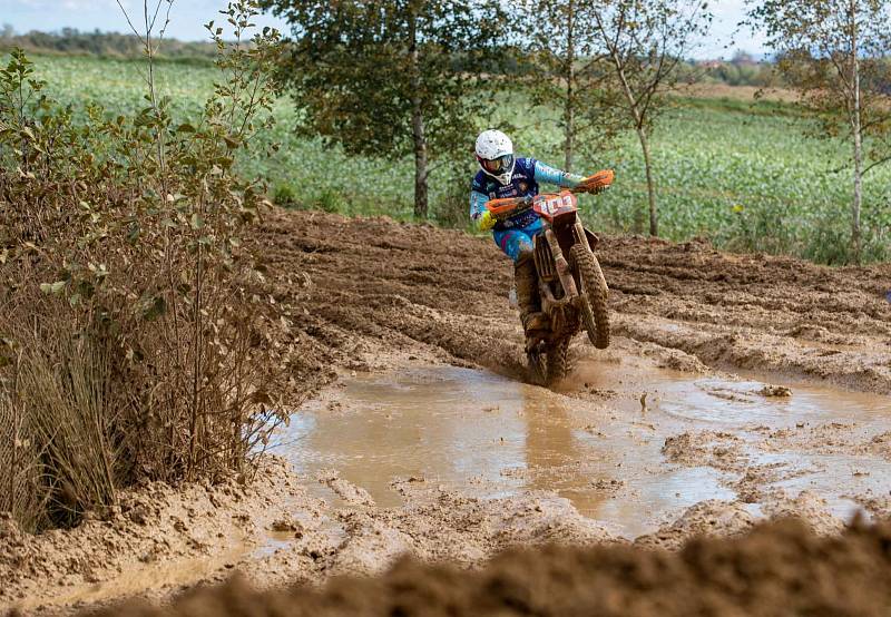 Poslední díl českého motokrosového šampionátu se jel v Petrovicích u Karviné.