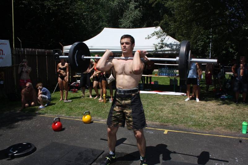 CrossFit závody Superior 14 Summer Games 2015 na letním koupališti v Havířově