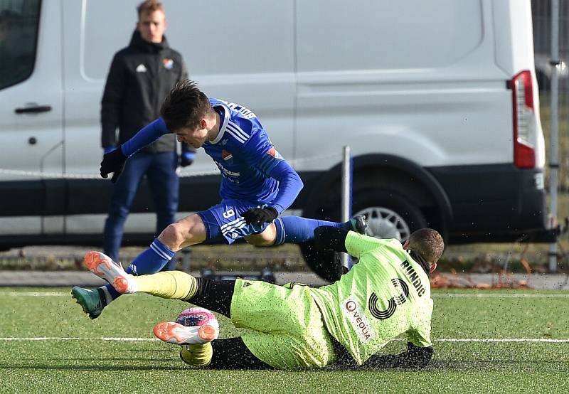 Fotbalové derby Baník Ostrava (modré dresy) - MFK Karviná 1:1.