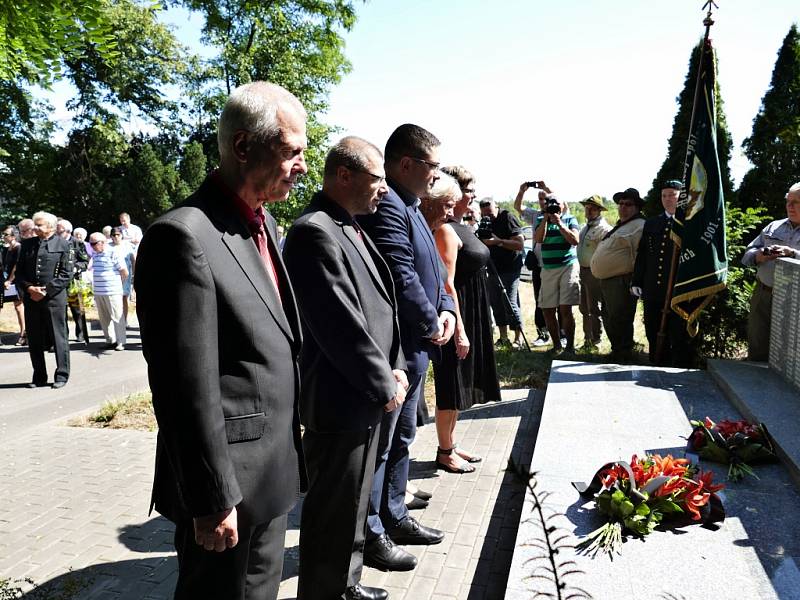 V areálu bývalé šachty Dolu Dukla v Havířově-Dolní Suché ve čtvrtek 4. července 2019 uctili památku 108 horníků, kteří zemřeli v roce 1961 při požáru v podzemí.