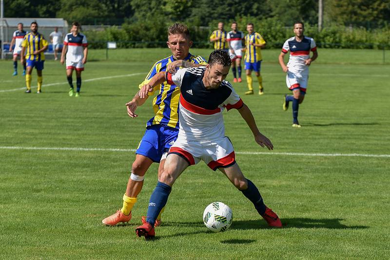 Fotbalový klub SK Stonava. V poslední přípravě před sezonou domácí hráči (ve žlutém) porazili Věřňovice 4:1.