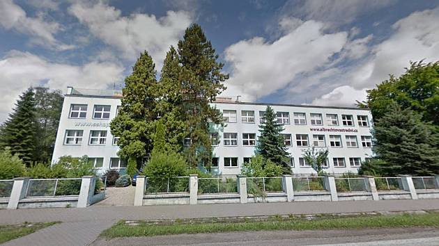 V areálu za miliony korun sídlila v minulých letech Albrechtova střední škola.