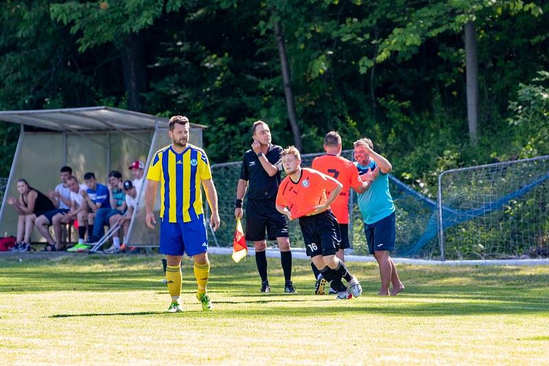 Zápas závěrečného 14. kola fotbalové I.B třídy, skupiny C, SK Horní Suchá - Oldřichovice 4:2.