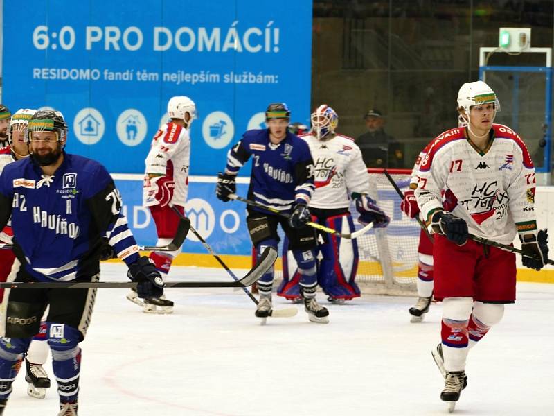 Havířovští hokejisté (v modrém) podlehli doma Porubě 2:3.