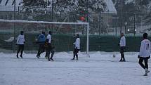 Fotbalisté šesti ze sedmi zúčastněných týmů i přes nepřízeň počasí rozehráli v sobotu 21. ledna 2023 turnaj O pohár starostky města Orlová.