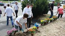 Aktivisty, kteří bojují za zachování havířovské nádražní haly, podpořil dosluhující ministr dopravy Zdeněk Žák. 