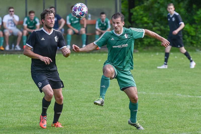 Fotbalový zápas FK Slovan Záblatí - profesionální hokejisté, 6. června 2020 v Bohumíně.