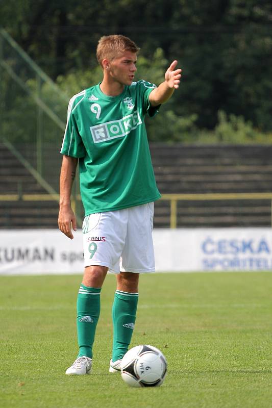 Karvinští fotbalisté (zelené dresy) v přípravě s Gliwicemi.