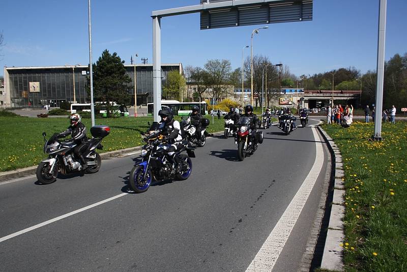 Motorkáři zahájili sezonu společnou vyjížďkou. 