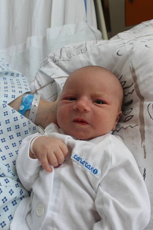Tomáš Vilém z Karviné se 2. srpna narodil mamince Lucii Vilémové. Po narození vážil 3820 g a měřil 51 cm.
