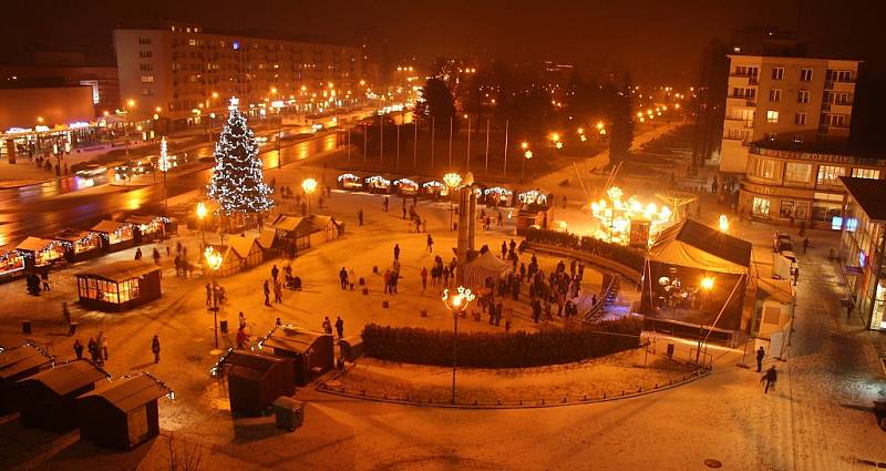 Vánoční městečko na náměstí Republiky v Havířově. 