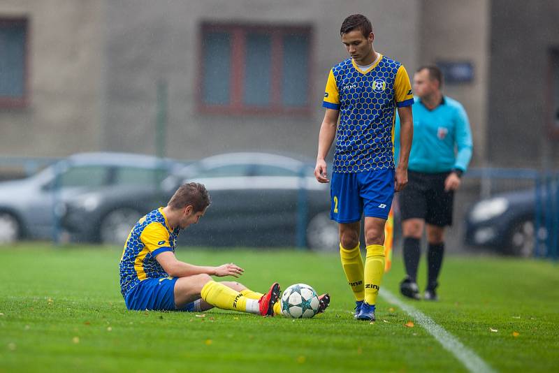 Divizní derby Bohumín - Havířov (v růžovém).