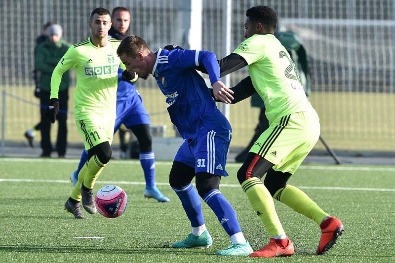 Fotbalové derby Baník Ostrava (modré dresy) - MFK Karviná 1:1.