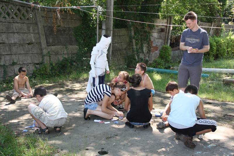 Letní tábor pořádaný dobrovolnickou organizací ADRA v zakarpatském Mukačevě. 