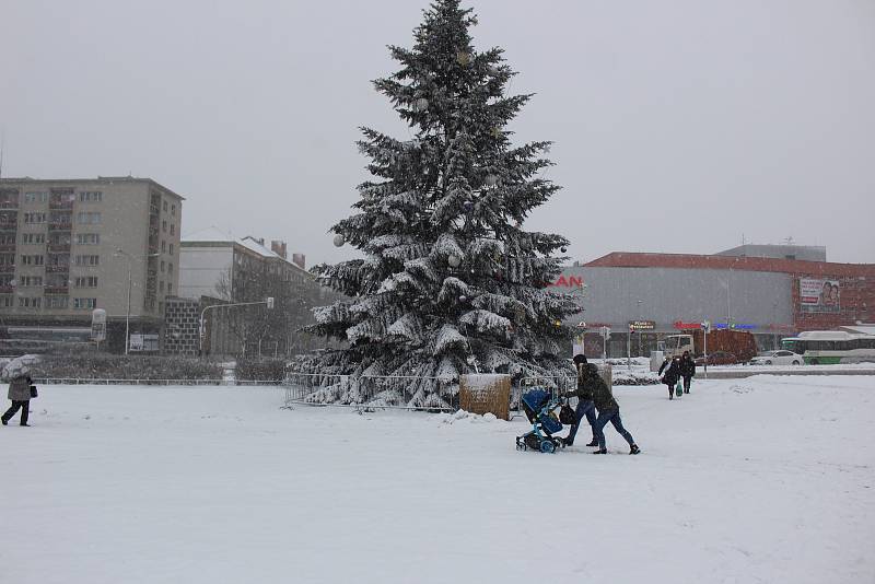 Sněhová nadílka v centru Havířova.