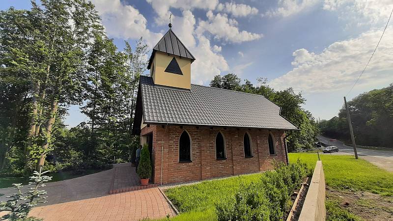 U hotelu Fridrich u Těrlické přehrady mají novou kapli, kde se konají i svatební obřady.