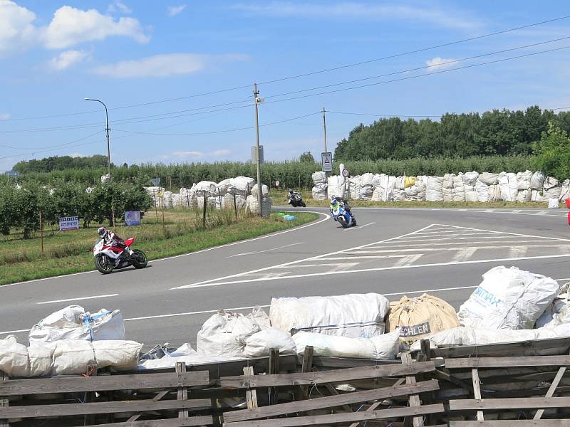 Havířovský zlatý kahanec. V sobotu dopoledne se jely tréninky a odpoledne kvalifikace.