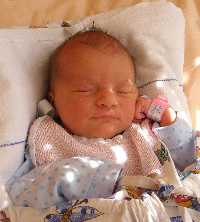 První miminko se narodilo 2. března paní Veronice Lauschové z Orlové. Malá Sára Bedáriková po narození vážila 3220 g a měřila 50 cm.