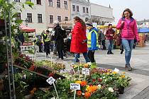Farmářský trh v Karviné na Masarykově náměstí, pátek 22. dubna 2022.