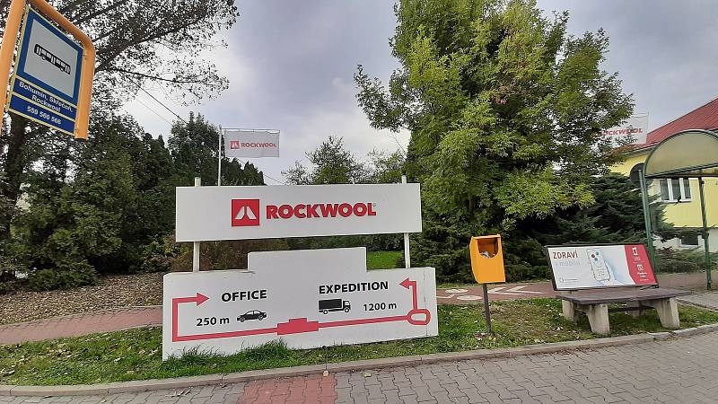 Bohumín-Skřečoň. Ulice 1. máje, před firmou Rockwool.