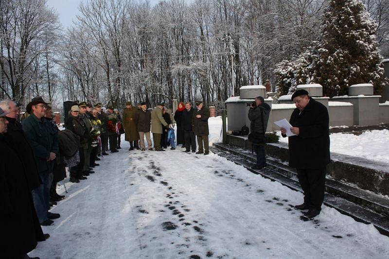 Devadesát šest let od konce tzv. Sedmidenní války si v sobotu dopoledne v Orlové připomněli zástupci Československé obce legionářské, České a slovenské obce dělostřelecké a České obce sokolské, pracovníci Muzea Těšínska, místní politici i veřejnost.