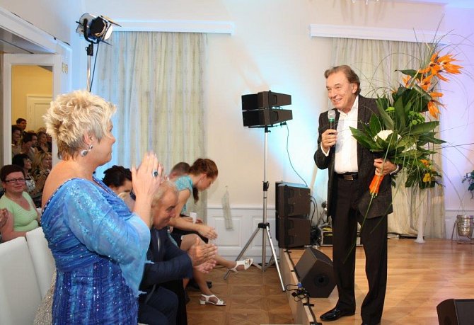 Karel Gott jako hlavní host otevření Zámečku v Petrovicích u Karviné, rok 2013.