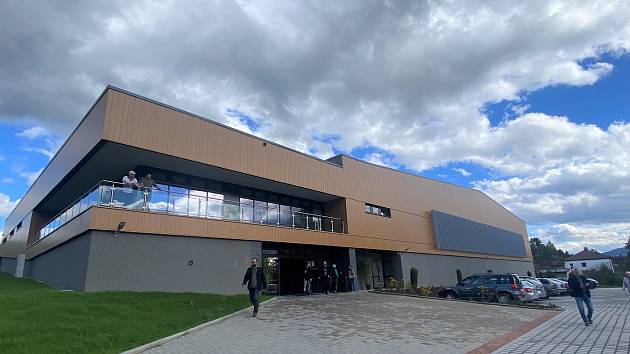 Základní škola v Návsí má novou tělocvičnu. 28. září 2022 pořádala škola prohlídku v rámci dne otevřených dveří.