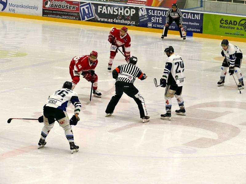 AZ Havířov (v bílém) - HC Frýdek-Místek.