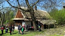 Oslavy 1. máje v Havířově. Již tradičně k nim patří také otevření Kotulovy dřevěnky po zimní přestávce.