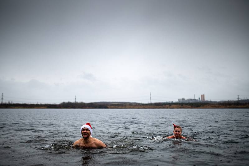 Otužilci v Karvinském moři.