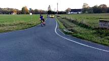 Nová cyklostezka v Havířově, která cyklostezkou není. Po "cyklostezce" jezdí společně s cyklisty i auta.