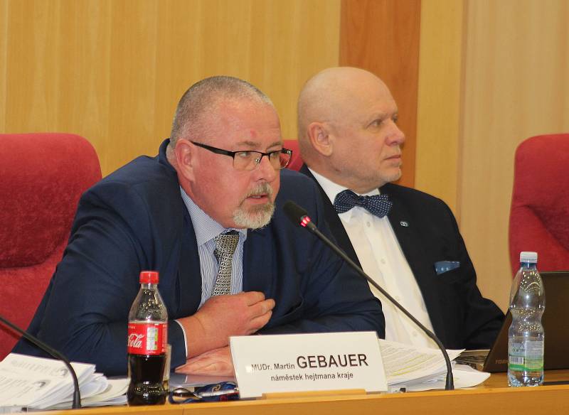 Krajský zdravotní rada Martin Gebauer při jednání o orlovské nemocnici.