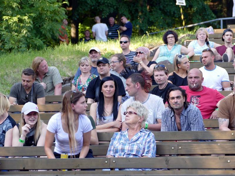  3. ročník soutěžní přehlídky havířovských amatérských kapel s názvem Festiválek v letním.