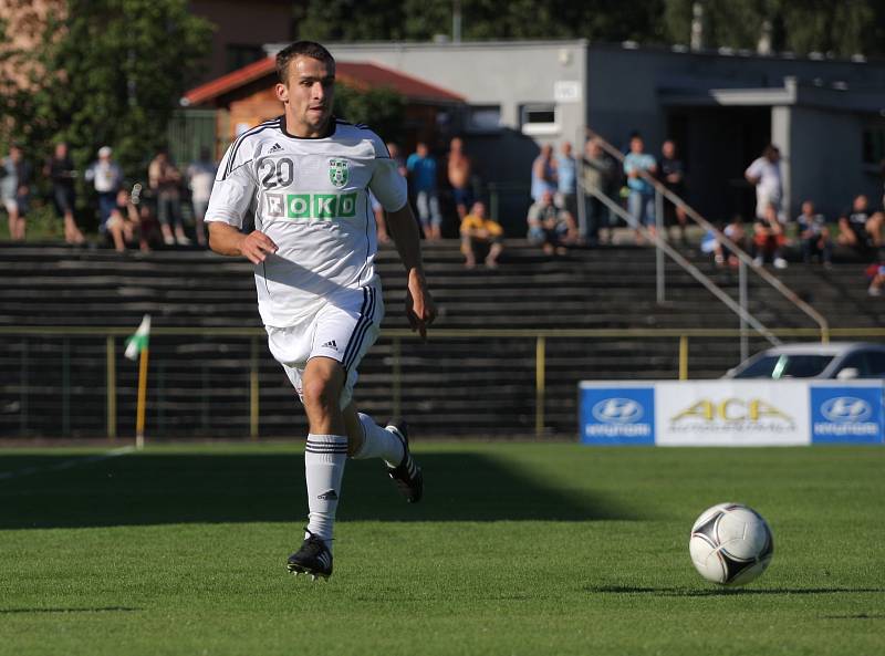 Karviná (bílé dresy) podlehla doma Zlínu 0:1.