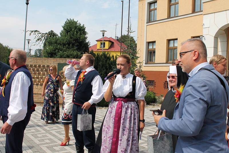 Ve Stonavě se konaly Dožínkové slavnosti, na které se sjeli lidé místní i z okolí. Návštěvníky čekal bohatý program, ochutnávky jídla a pití a průvod s přehlídkou.