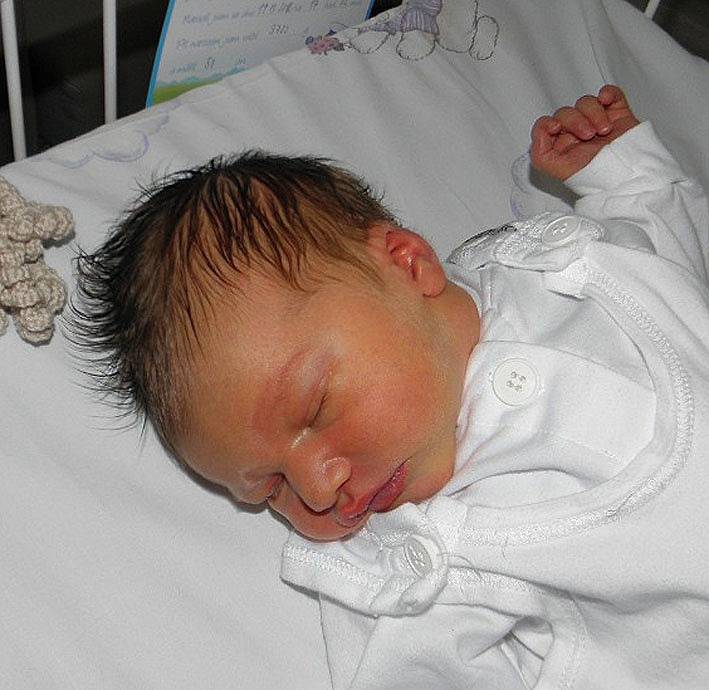 Jiříček se narodil 19. listopadu mamince Michaele Serafinové z Rychvaldu, Po porodu chlapeček vážil 3720 g a měřil 51 cm.