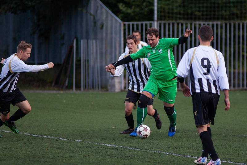 Orlovský Baník Fučík (zelené dresy) přehrál Baník z Rychvaldu 3:2.