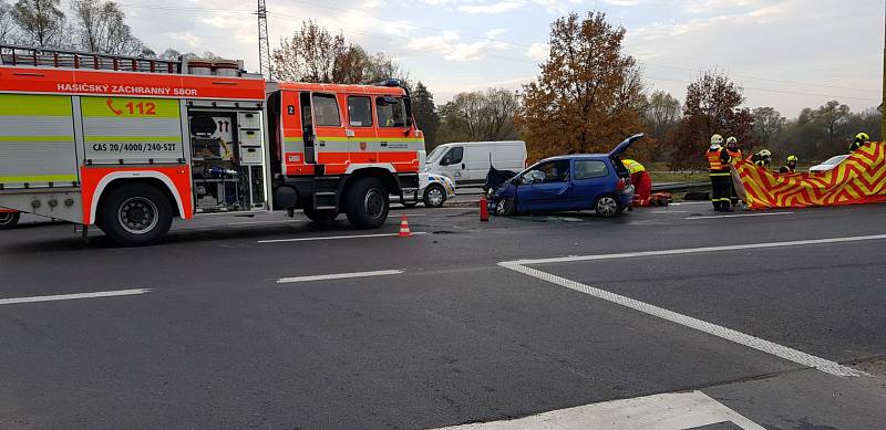 Nehoda dvou osobních automobilů na Ostravské ulici v Havířově. 